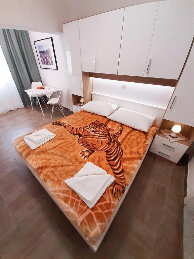 Apartment Nina Ровінь Екстер'єр фото